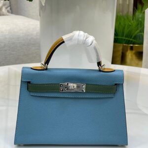 Hermès Mini Kelly 19 Sellier bag in a blue shade