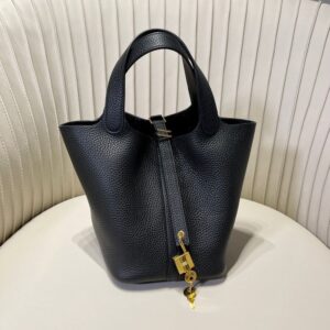 Hermès Picotin Lock 18 bag in black Taurillon Clemence