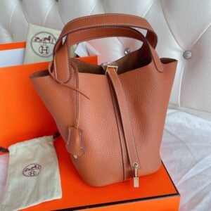 Hermès Picotin Lock 18 bag in gold Clemence leather